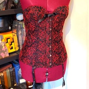 Savage x Fenty Rhianna Black & Red Rose Lace Corset NWT